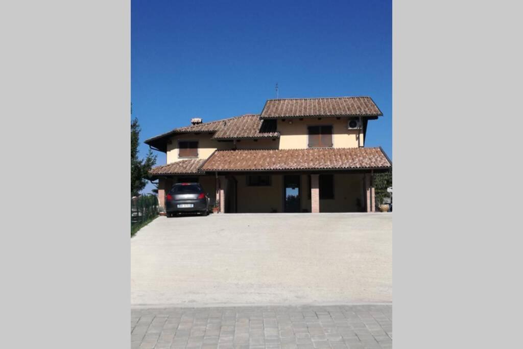 Casa Vacanze LILIANA Priocca Exterior foto